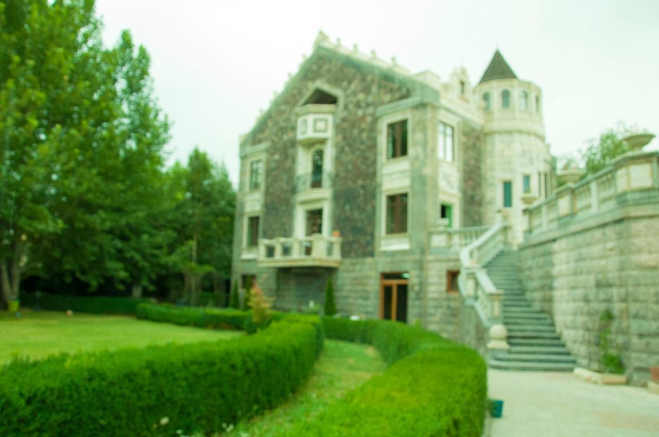 X Hotel Yerevan Exterior photo